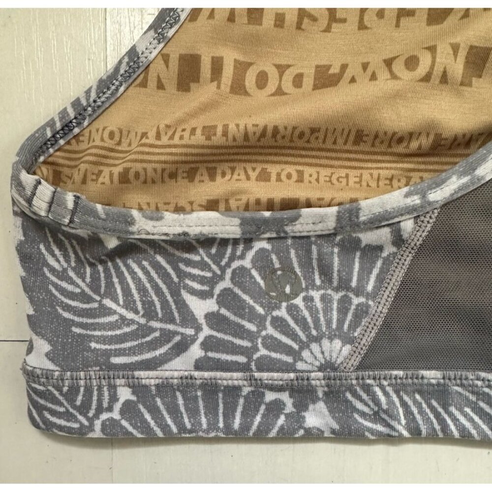 Lululemon Flow Y Bra IV Beachy Floral White Fossil Size‎ 8 EUC - Picture 3 of 5